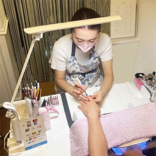 ネイリストの為に作られた 高演色LED抗菌デスクライト 日本製 1年保証