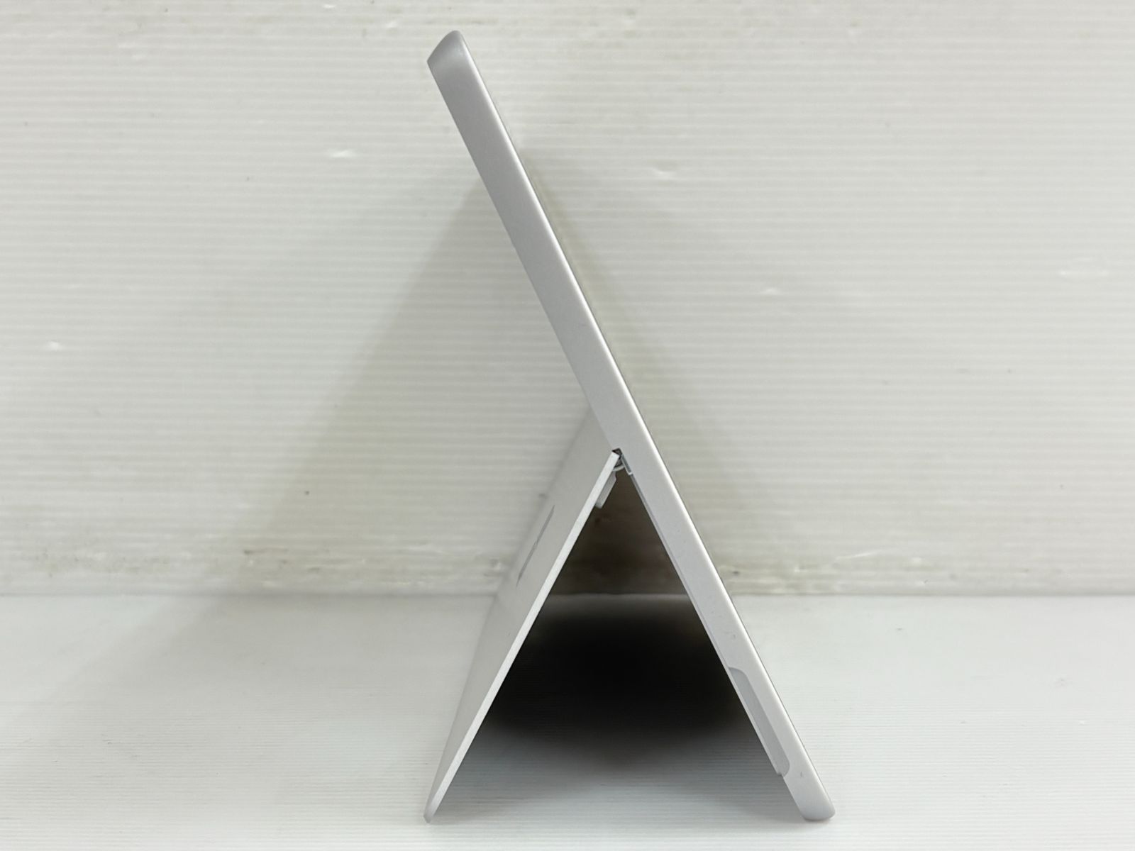 SURFACE GO