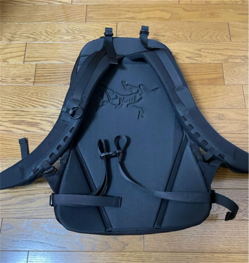 アークテリクス リュック アロー22 ステルスブラック 防水 - メルカリ