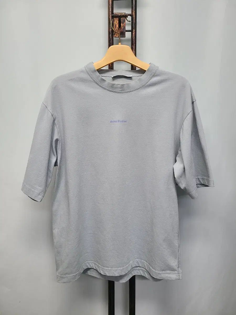 Acne Studios(アクネストゥディオズ) 半袖Tシャツ-世界を買える