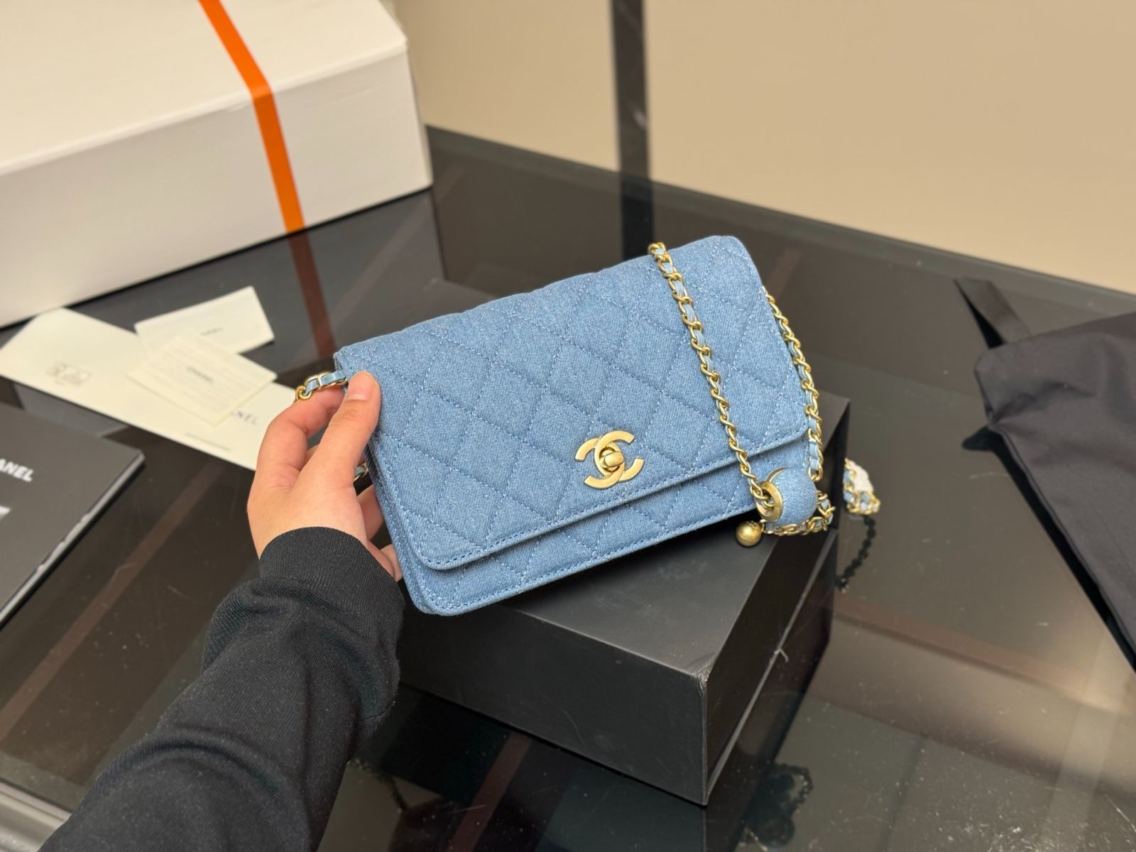 入手困難◆送料込【CHANEL】カードホル ゴールドCCメタル ブルー 今日特価】Chanel Gold Ball WOC シャネル ゴールドボール