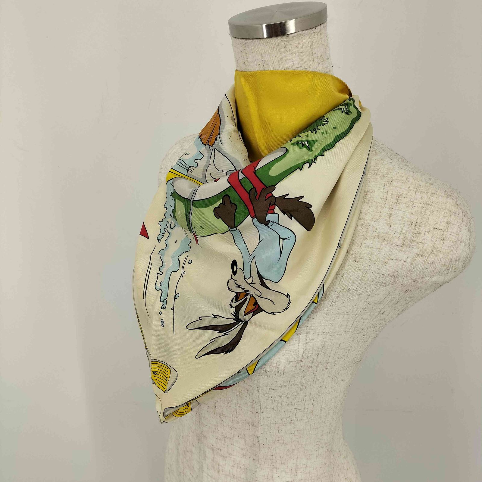 ユーズドフルギ USED古着 シルク100 キャラクタースカーフ レディース  