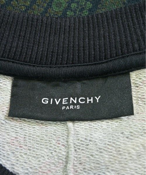 GIVENCHY