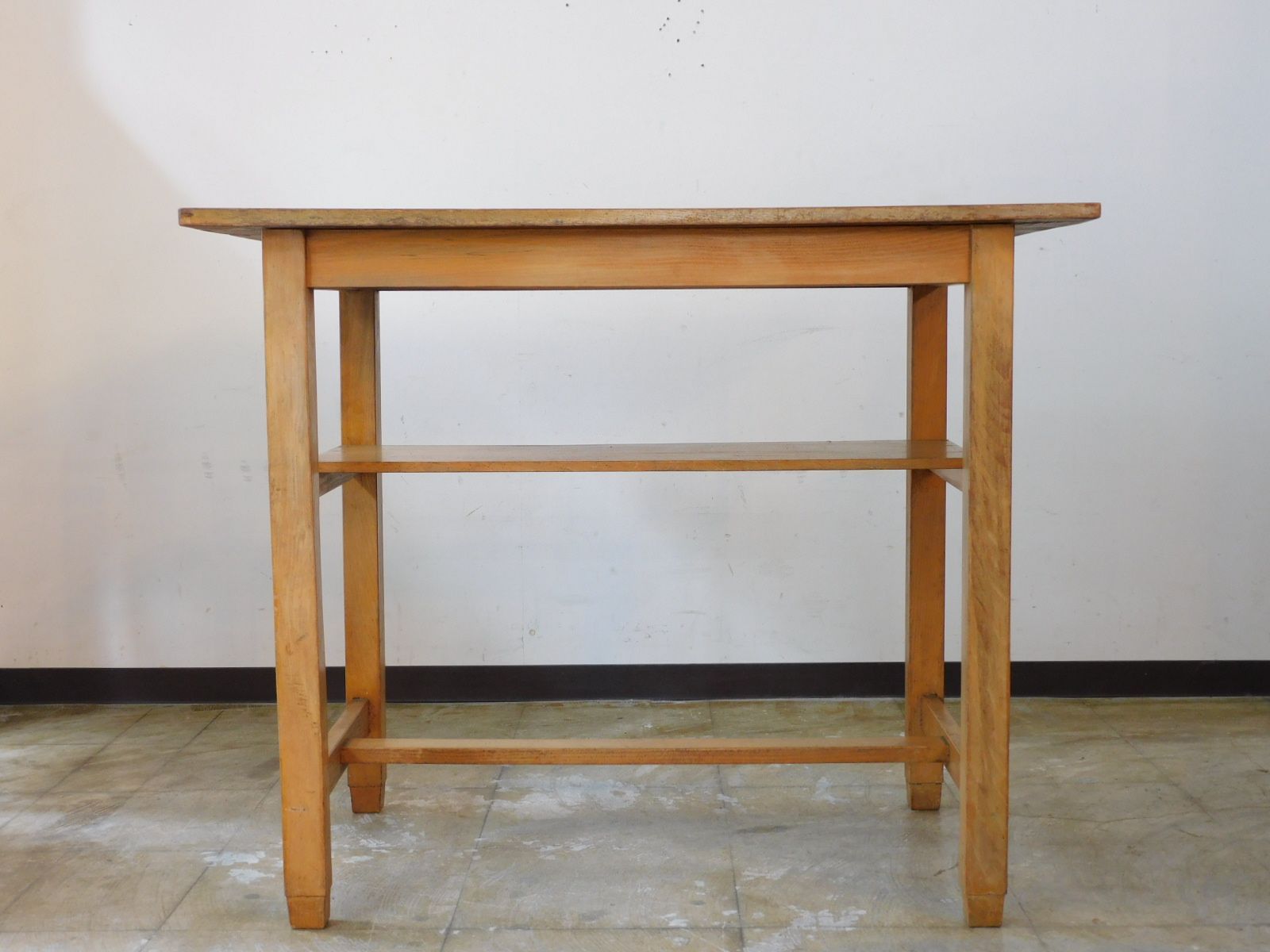 味のある横長の木製引き出し3杯 ローテーブル 飾り台 作業台 古 古い木