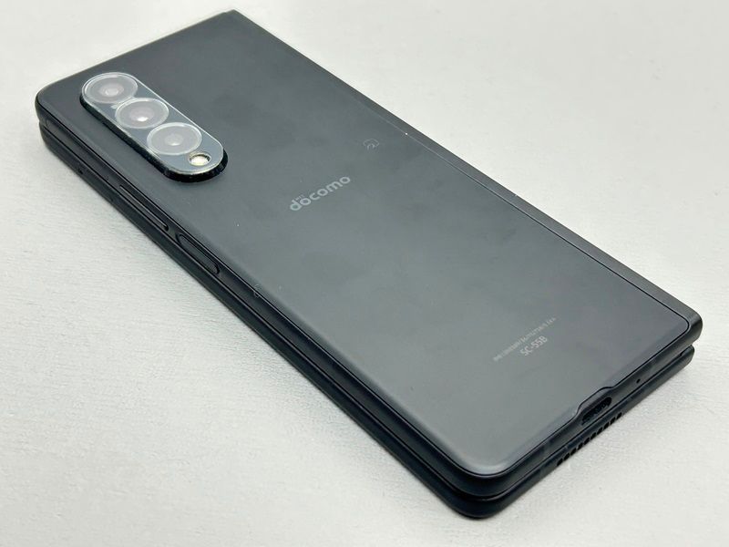 中古】【安心保証】 Galaxy Z Fold3 5G SC-55B[256GB] 大人げ docomo ファントムブラック