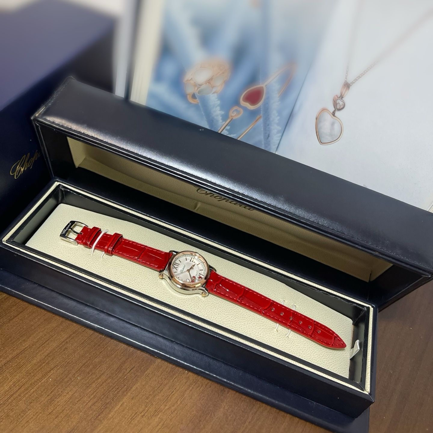 CARTIER カルティエ Happy Sport 5ダイヤモンド レディースウォッチ - ケース カード 袋付き -WTO輸入2