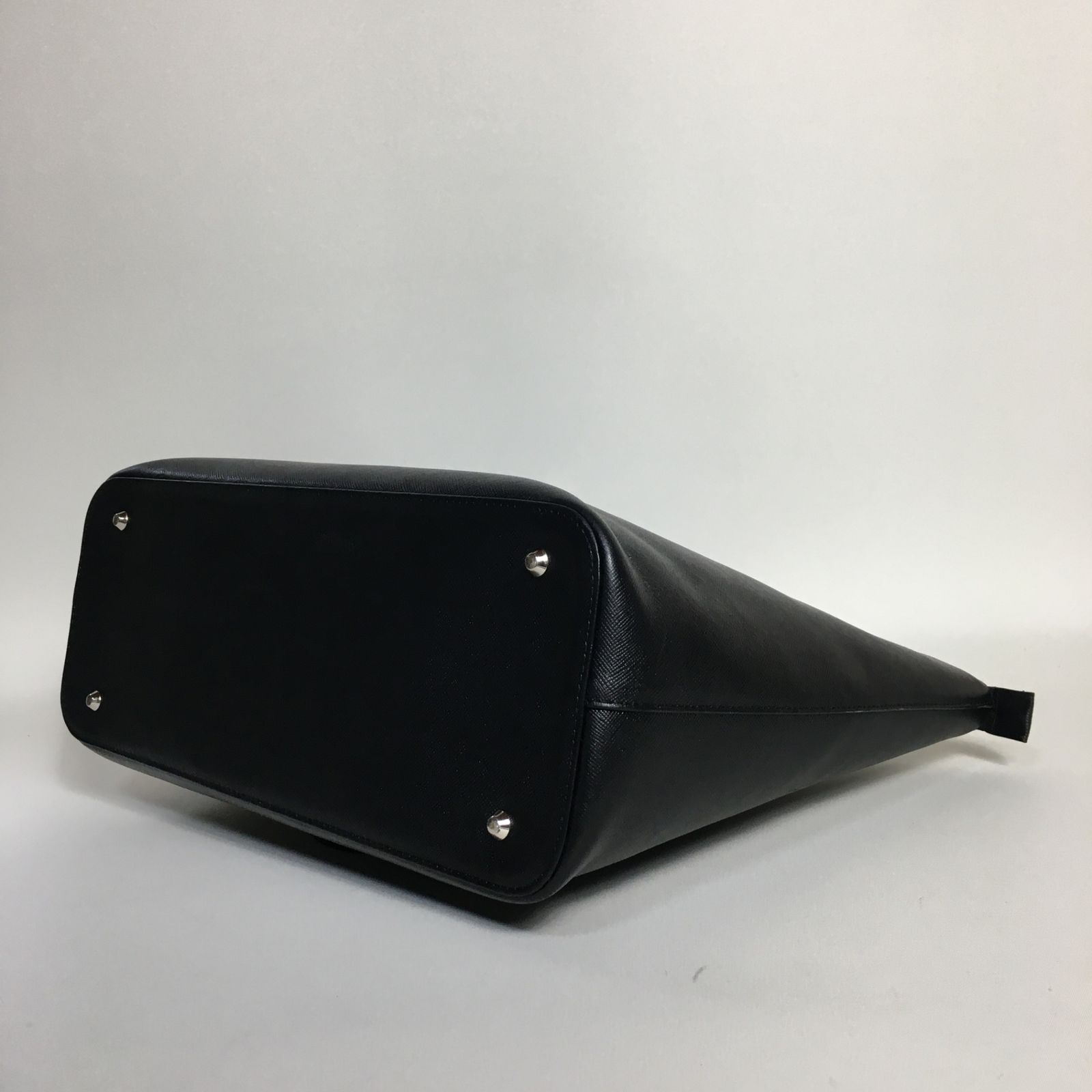 2505-59｜美品｜バーバリー トートバッグ レザー ブラック ノバ