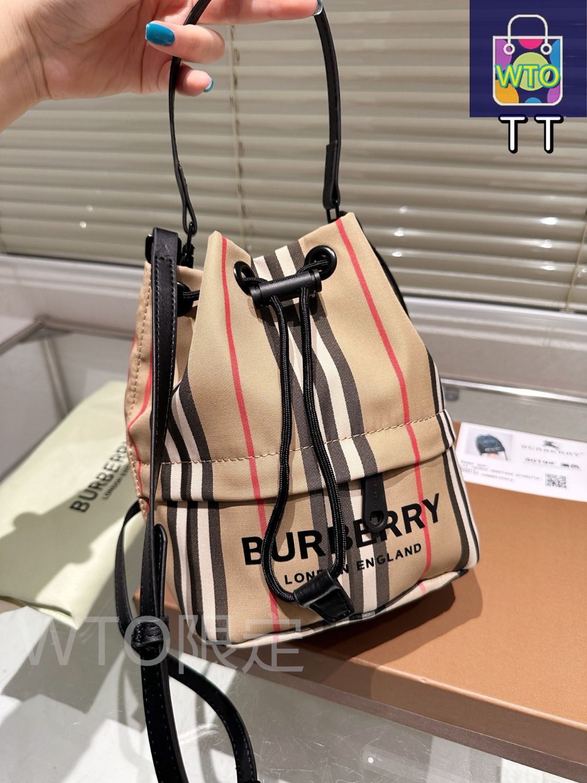 バーバリー　10Ysize  【美品】 バーバリー BURBERRY 8062684 二つ折り財布 MS MONEY CLIP