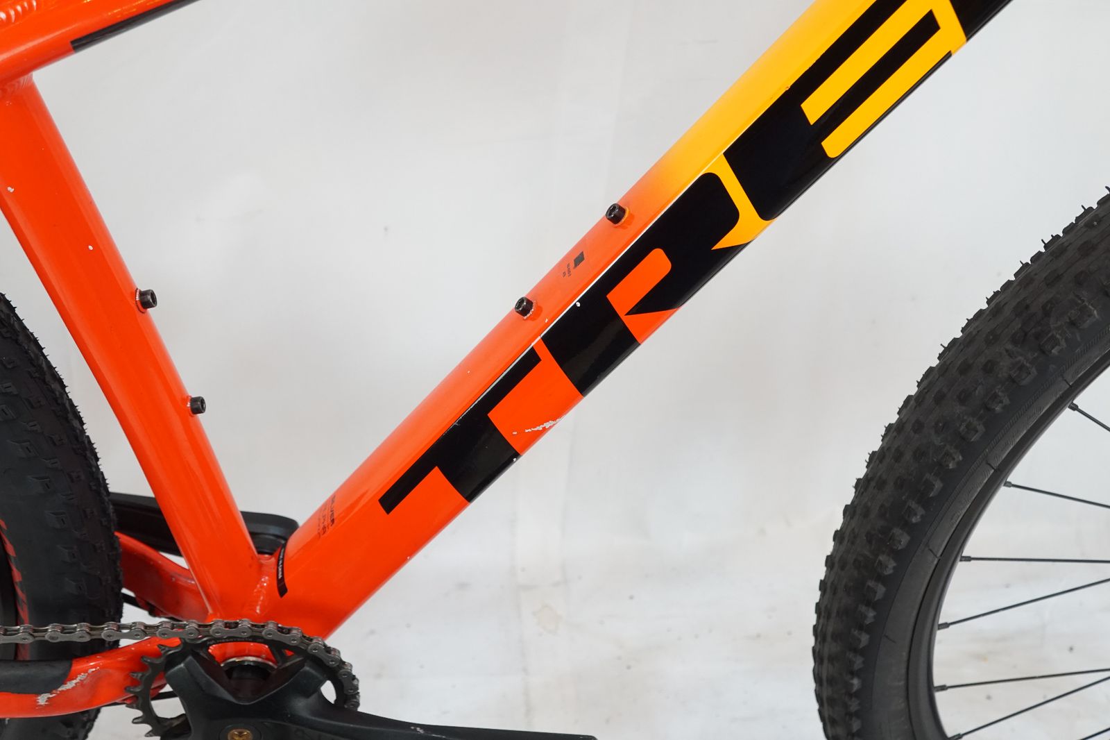 TREK トレック