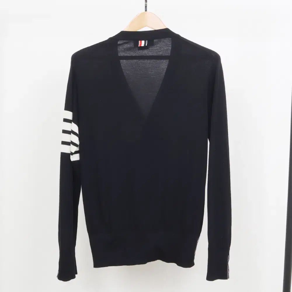 トムブラウン MKC002A-00014415 サイズ:0 4BARウールカーディガン 中古 FK04 THOM BROWNE⁄トムブラウン_men 通販 | 4BAR クラシック Vネック