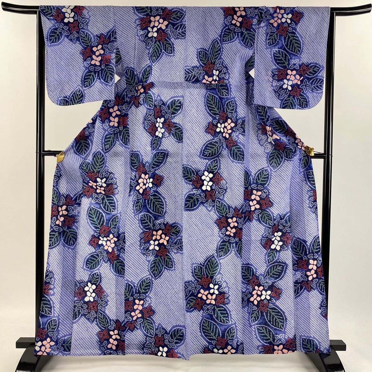 絞り浴衣　身丈164㎝ 裄 66㎝　正絹　お花 紫【中古】 浴衣 身丈161cm 裄丈64.5cm M 絞り浴衣 紫陽花 斜縞 青紫 綿 美