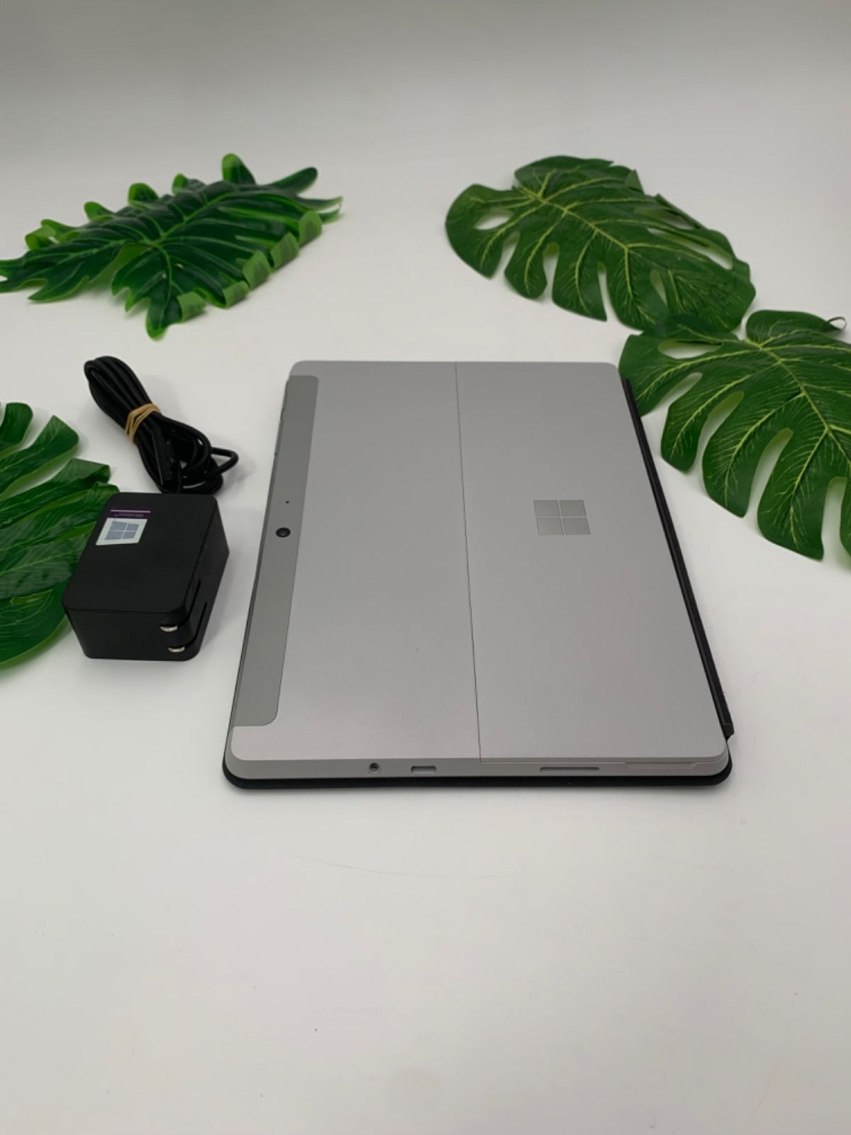 Surface Go 2 LTE 対応 美品 CUPCore m3-8100y / 1.1GHz - メルカリ