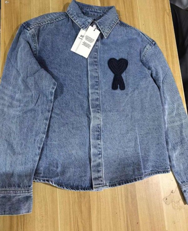 関税込 人気急上昇 AMI PARIS Ami de Coeur ウォッシュドデニム クロップド シャツ ♪