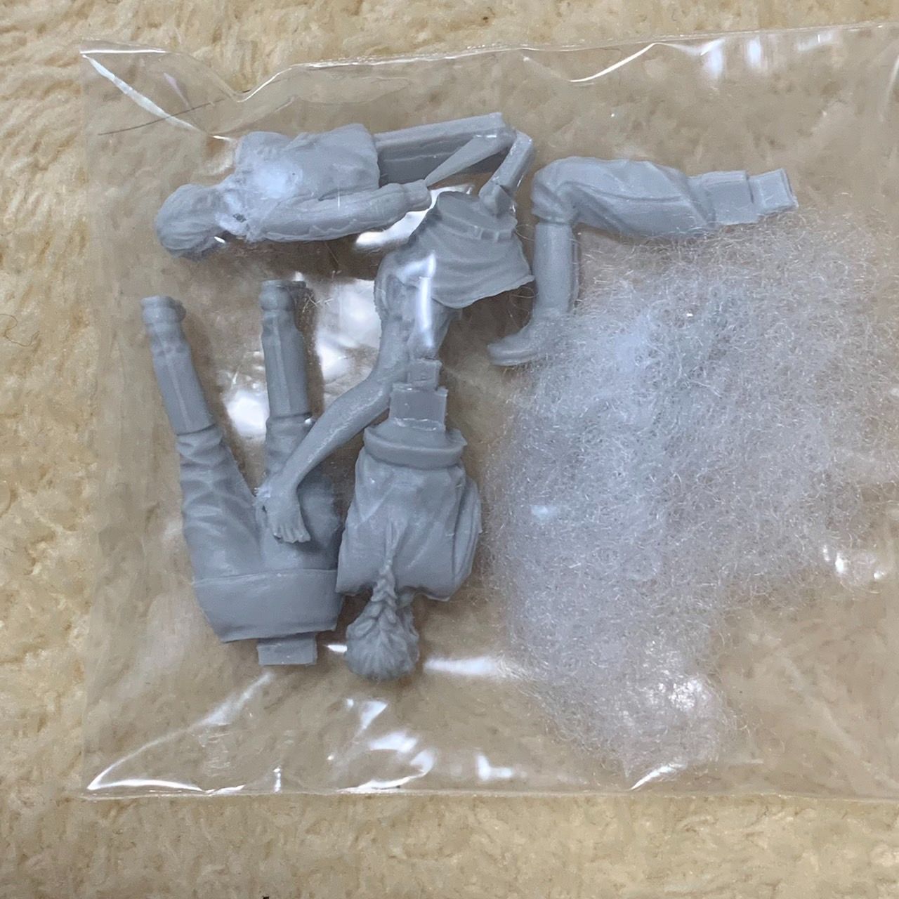 ミニチュア 1/35スケール 女性兵士 2体セット ケガ 負傷フィギュア
