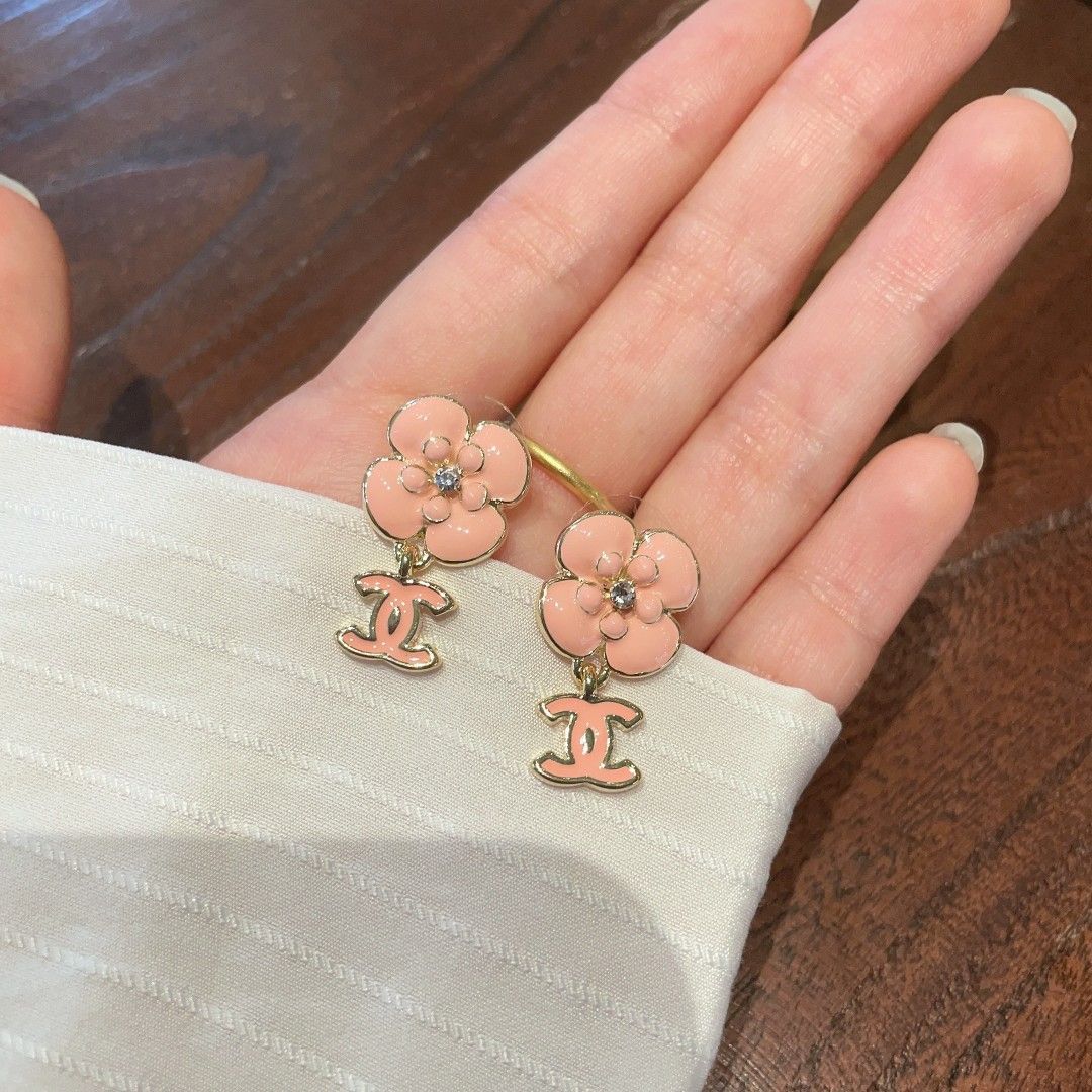 ピアス