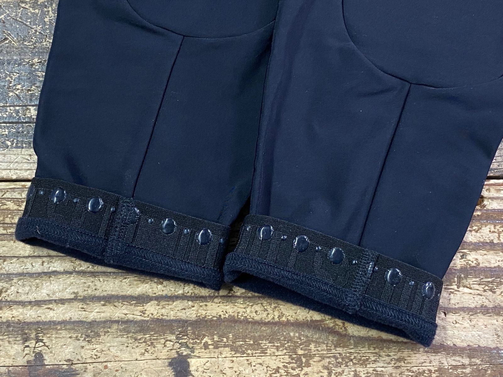 新モデル】 Assos R winter P1 ニーウォーマー サイズ：I 新モデル