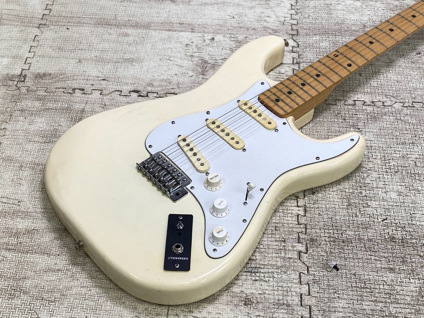 guyatone ストラト Fernandes ブースター