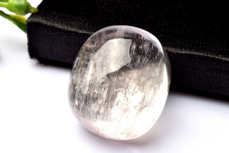 【天然石】 1点物】AAA繊維構造 クンツァイト 20x18mm オーバル ルース