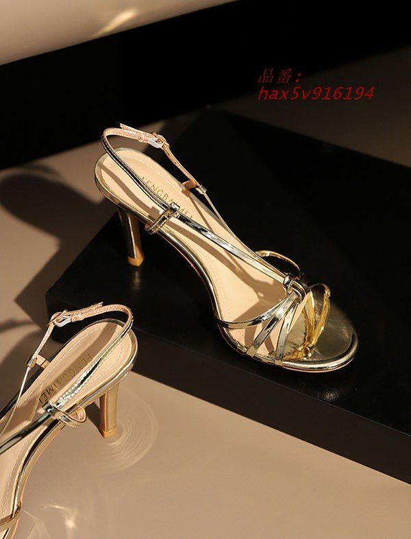 ヒールサンダル 安定感