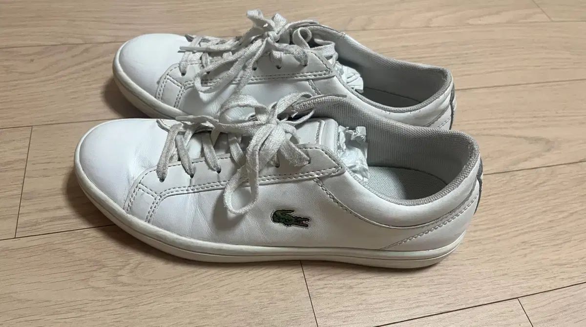 【雷市場（ポンジャン）商品韓国直送】 LACOSTE(ラコステ) 靴 235