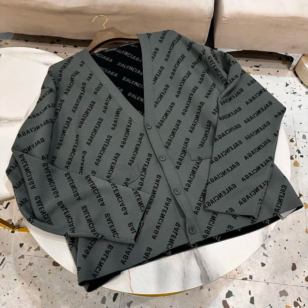 バレンシアガ マルチロゴ カーディガン 3サイズ