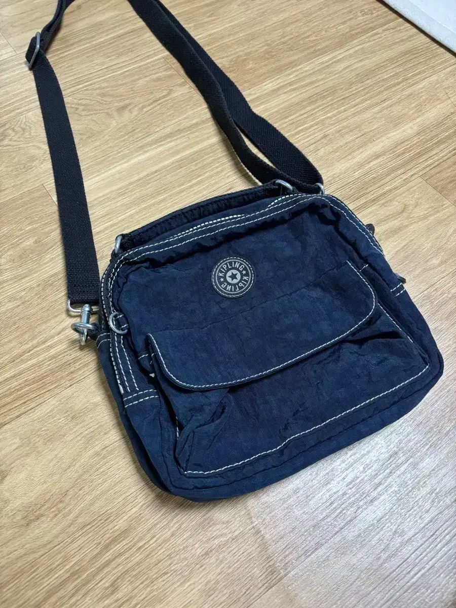 KIPLING.キプリング ネイビー メッセンジャーバッグ 楽天市場】キプリング ショルダーバッグ（カラーネイビー