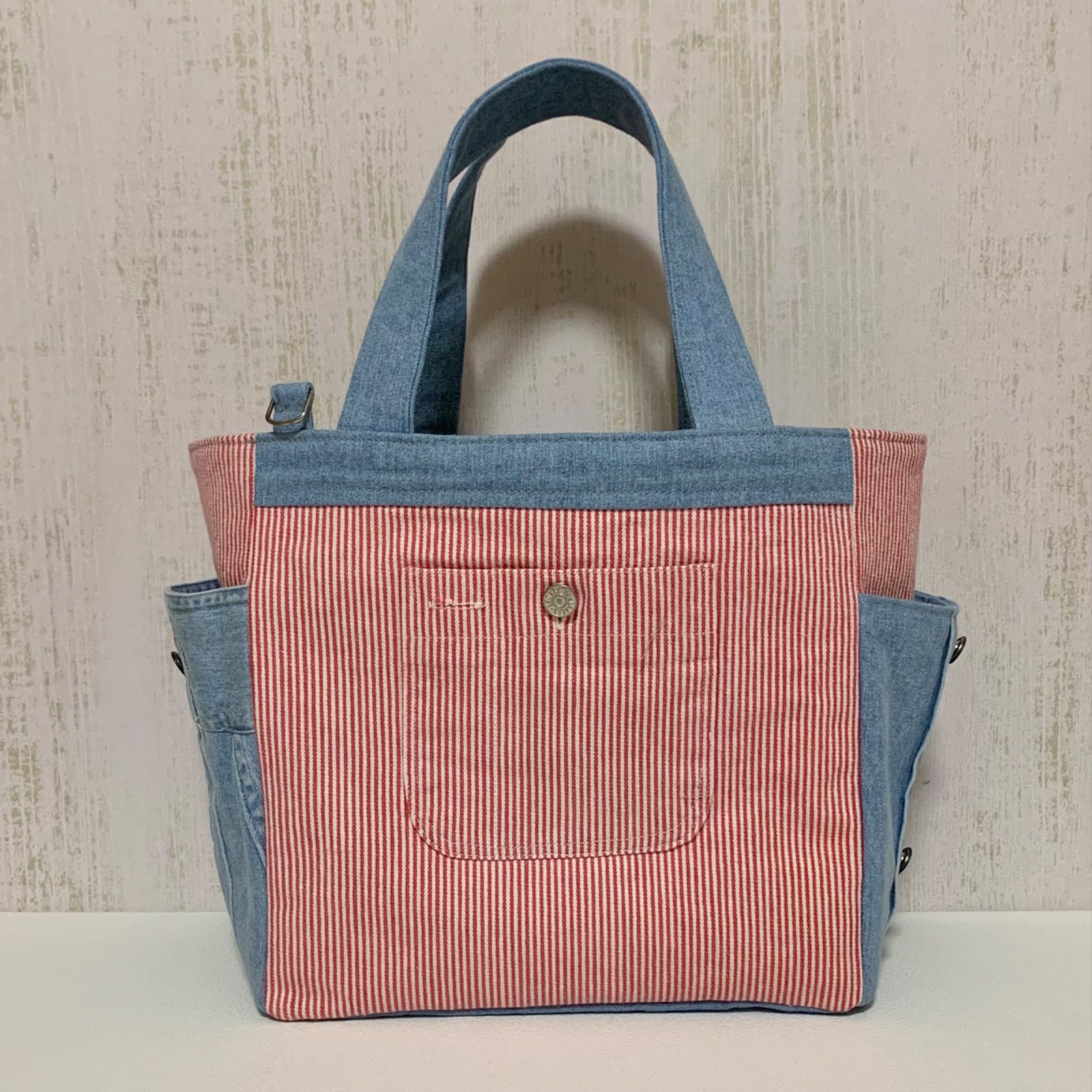 トートバッグ　ハンドメイド　デニムリメイク　ブラック　レッド　シルバーW リメイクデニムトートバッグ ハンドメイド デニムトートバッグ