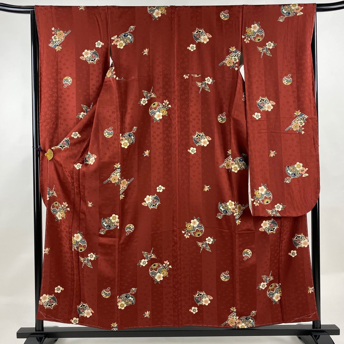 振袖 身丈157cm 裄丈63cm S 袷 千總 落款 桜 宝尽くし 金彩 金糸 赤  