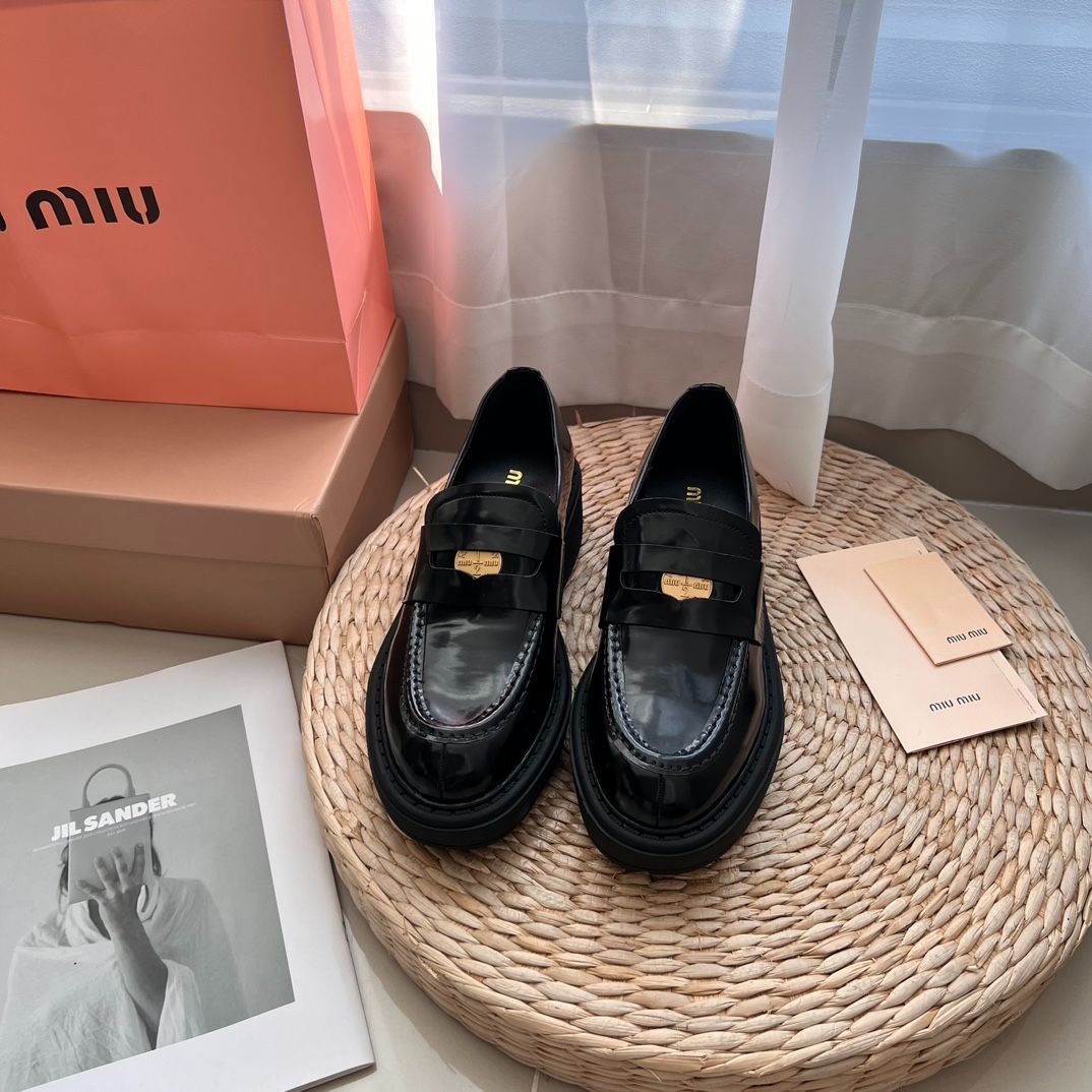 MIUMIU ミュウミュウ 厚底 レザー ローファー 35-38 - メルカリ