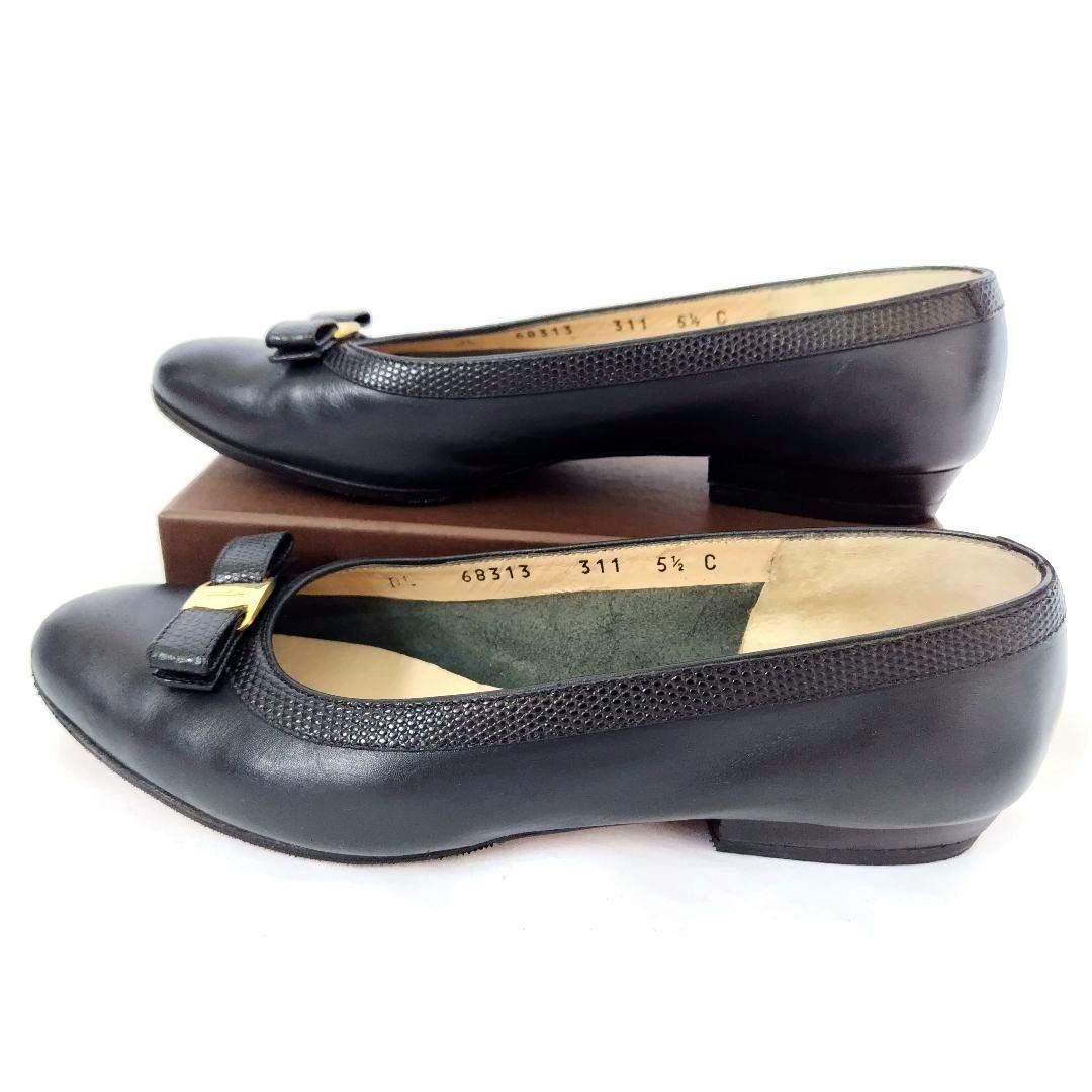 Ferragamo【フェラガモ】ヴァラリボン ローヒール パンプス
