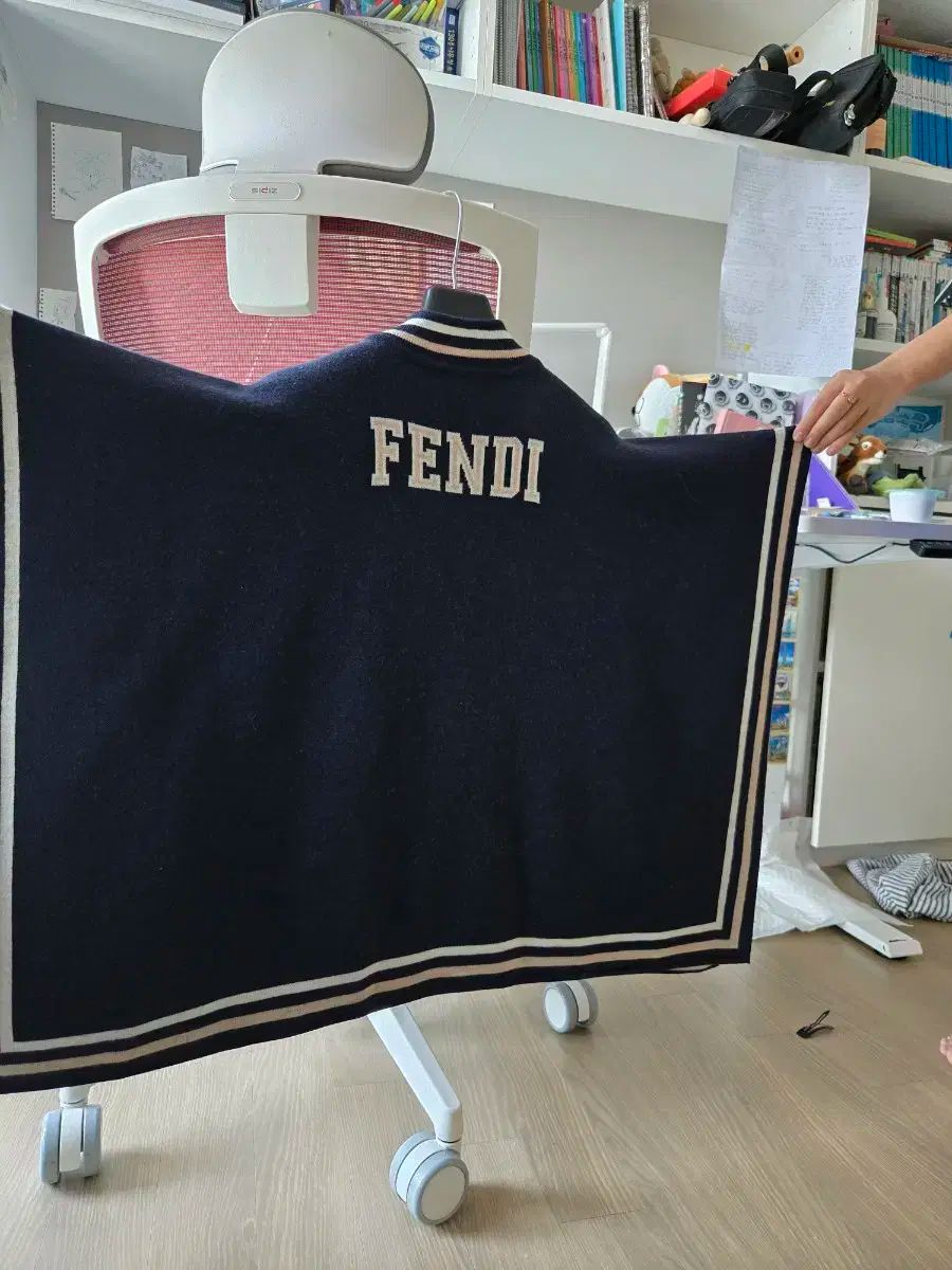 FENDI(フェンディ) キッズ ケープ (ポンチョ) ケープ ポンチョ cape