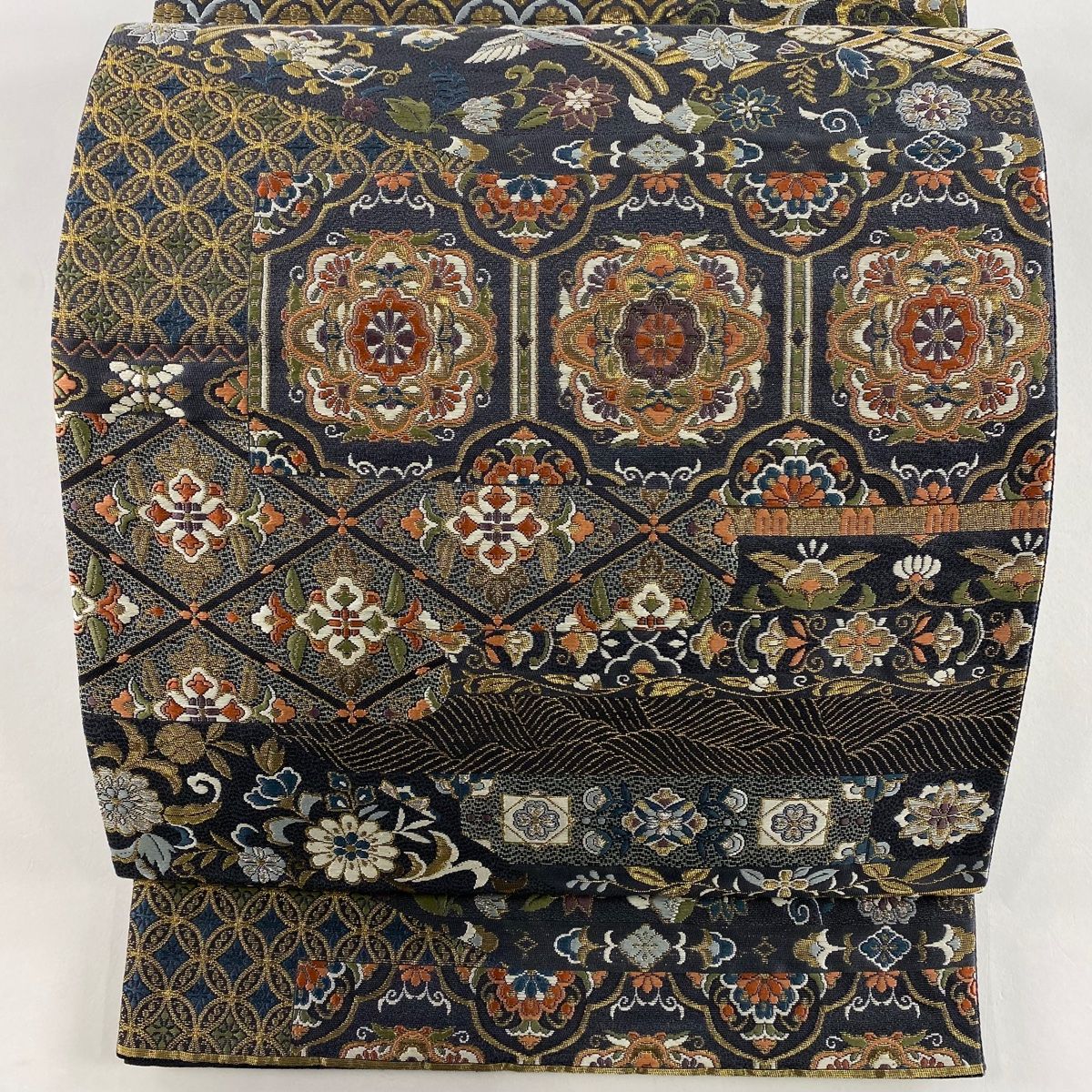 袋帯 秀品 華文 花喰い鳥 金銀糸 箔 墨色 六通 正絹