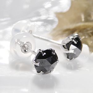 K18WGブラックダイヤモンドピアス0.70ctAAA - メルカリ