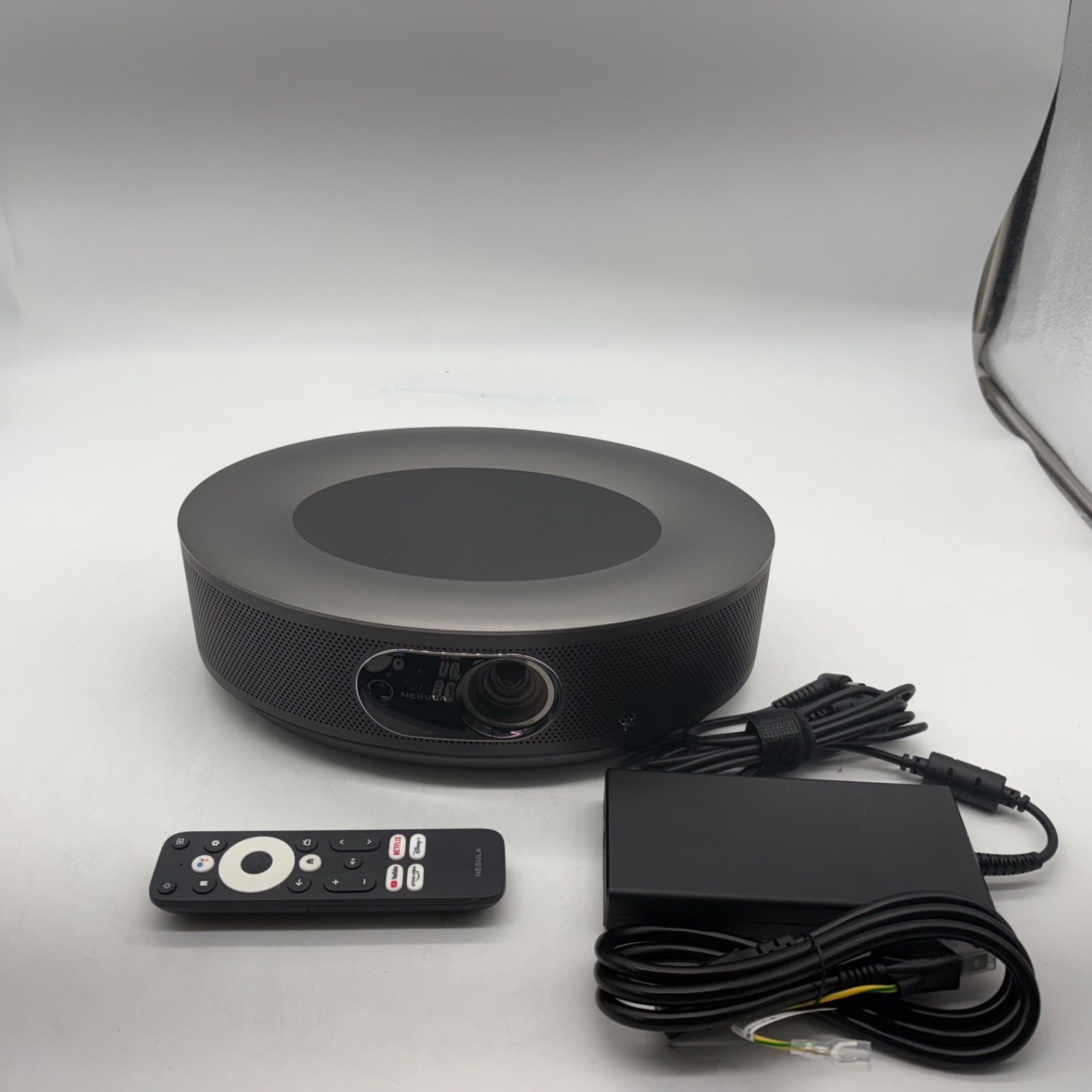 新品未開封 NEBULA Cosmos プロジェクター Android TV プロジェクター