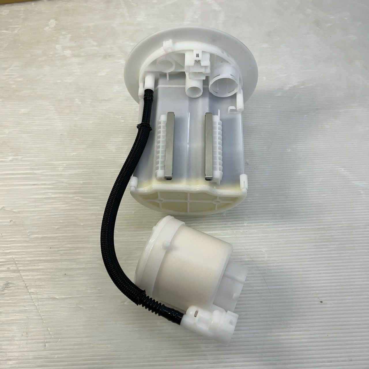 TOYOTA トヨタ プリウス 燃料フィルター 部品