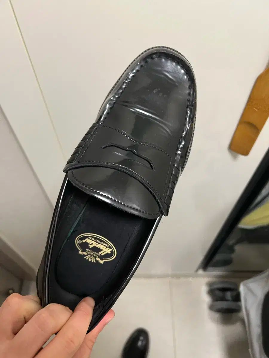 HAWKINS (ホーキンス) 黒 ローファー 250