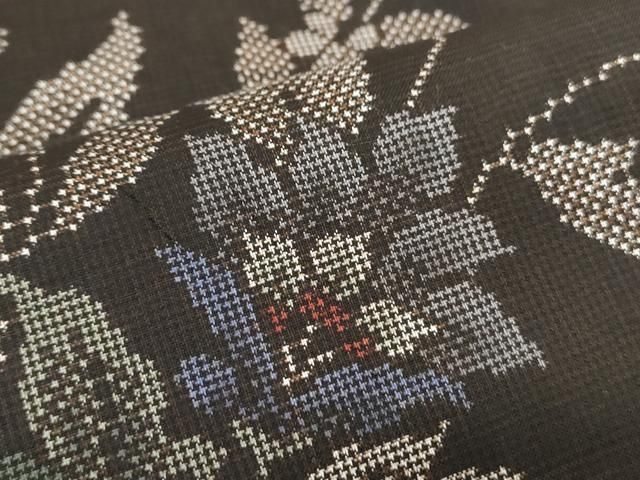 平和屋着物●本場大島紬　7マルキ　泥染め　花唐草文　正絹　逸品　CAAS9354th 平和屋着物○本場大島紬 7マルキ 泥染め 花唐草文 正絹 逸品 CAAS9354th