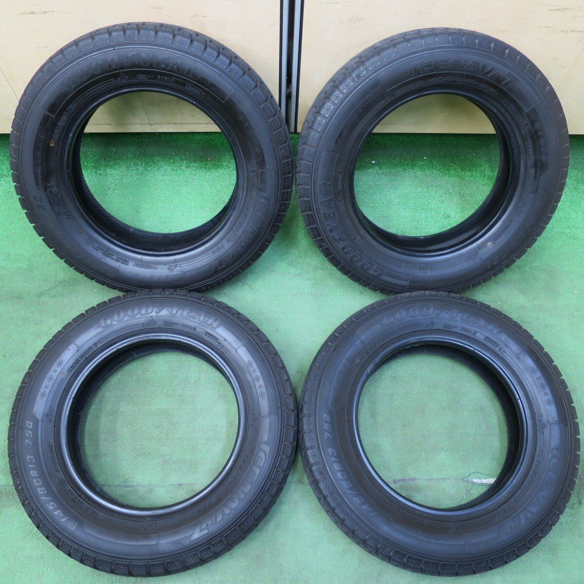 バリ溝　スタッドレス 145/80R13 バリ溝！9分☆スタッドレス 145/80R13 グッドイヤー アイスナビ7