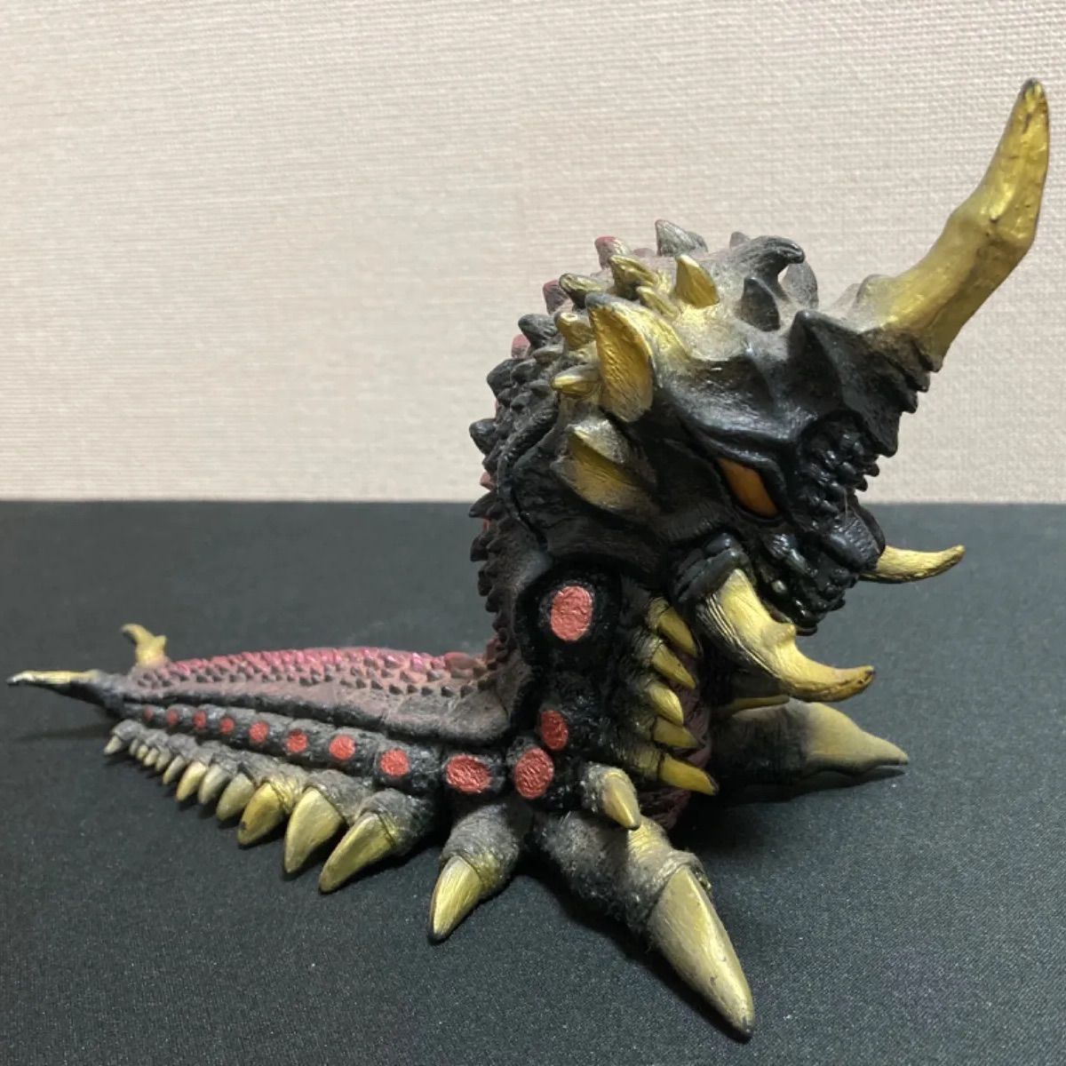 バトラ(幼虫) 「ゴジラVSモスラ」 世紀の大怪獣シリーズ ソフビフィギュア素人保管の中古商品です