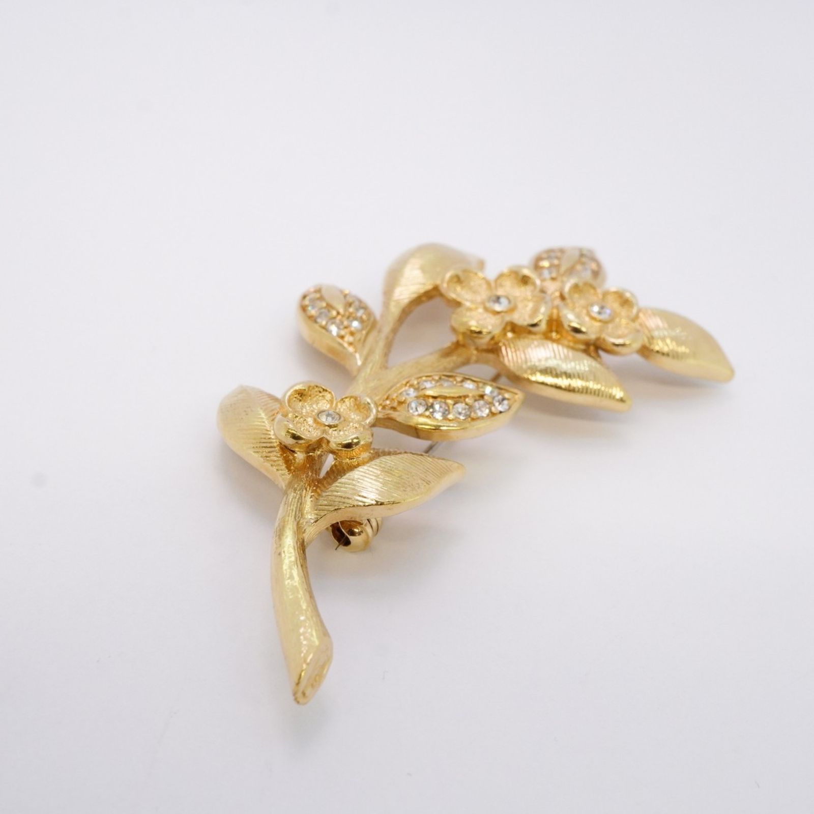 希少✨美品✨クリスチャンディオール ブローチ 馬モチーフ ラインストーン 箱付き 希少✨美品✨クリスチャンディオール ブローチ 馬モチーフ