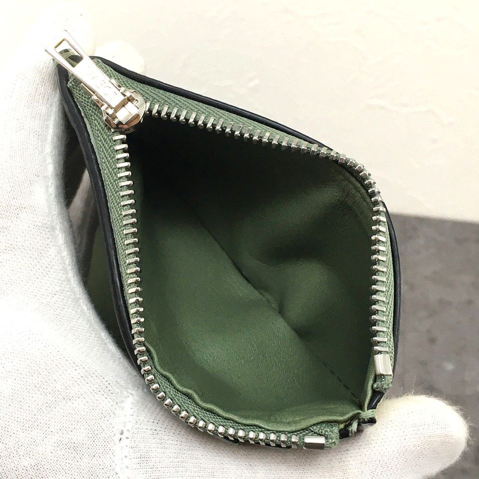 送料込み！ 未使用品 LOEWE コンパクトウォレット グリーン アナグラム  