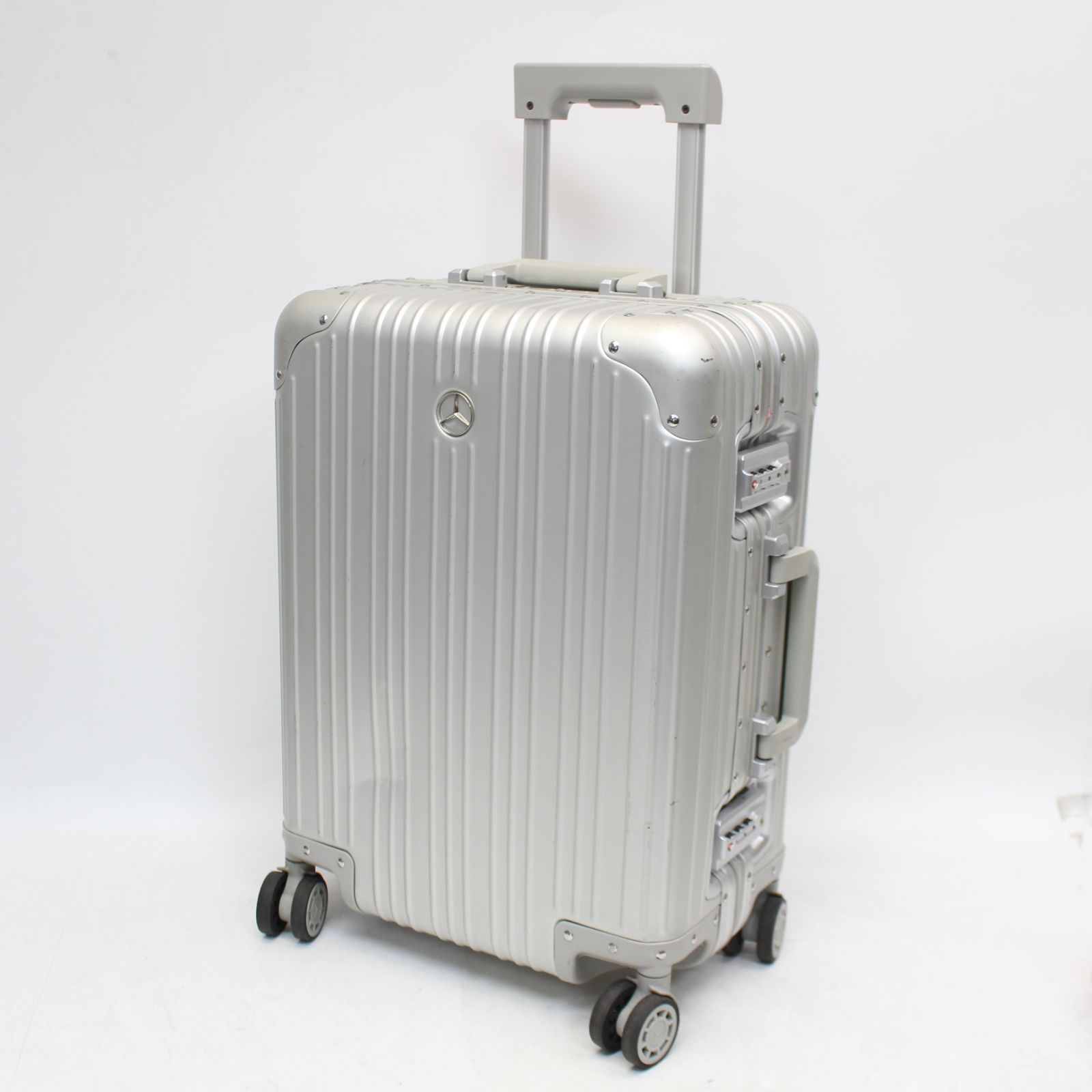 270)Mersedes benz メルセデスベンツ オリジナル アルミ スーツケース 32L TSA ロック搭載 4輪 ャリーケース 非売品 -  メルカリ