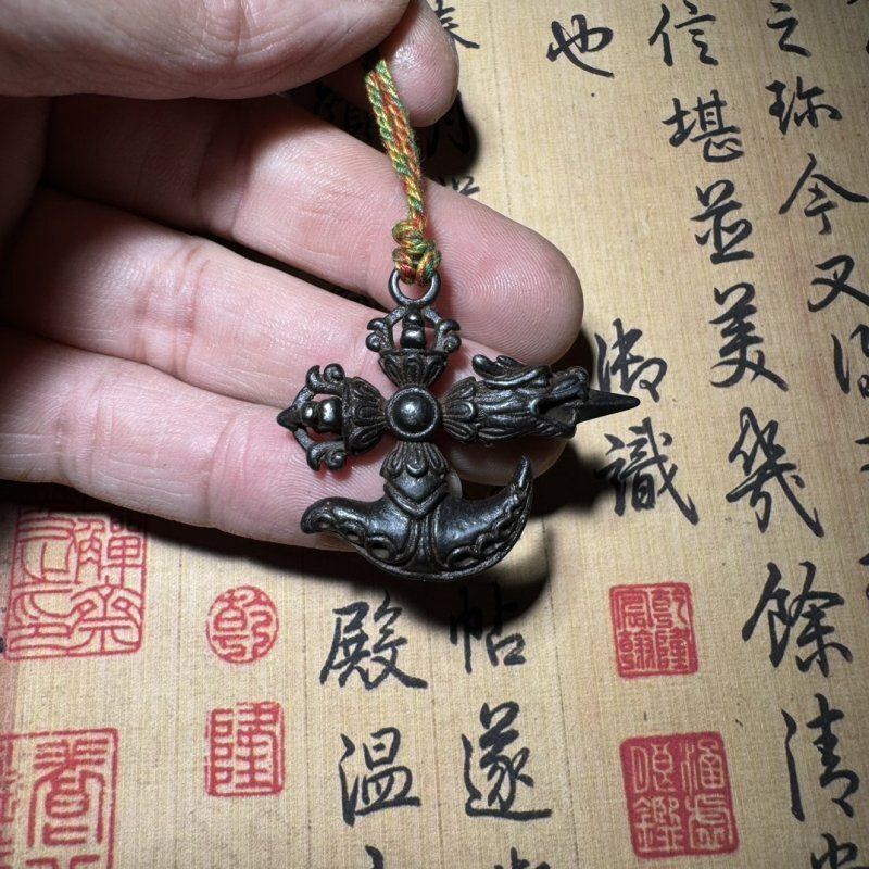 Amazon｜密教法具 九鈷杵 バジュラ 真鍮 約11.5cm 金剛杵