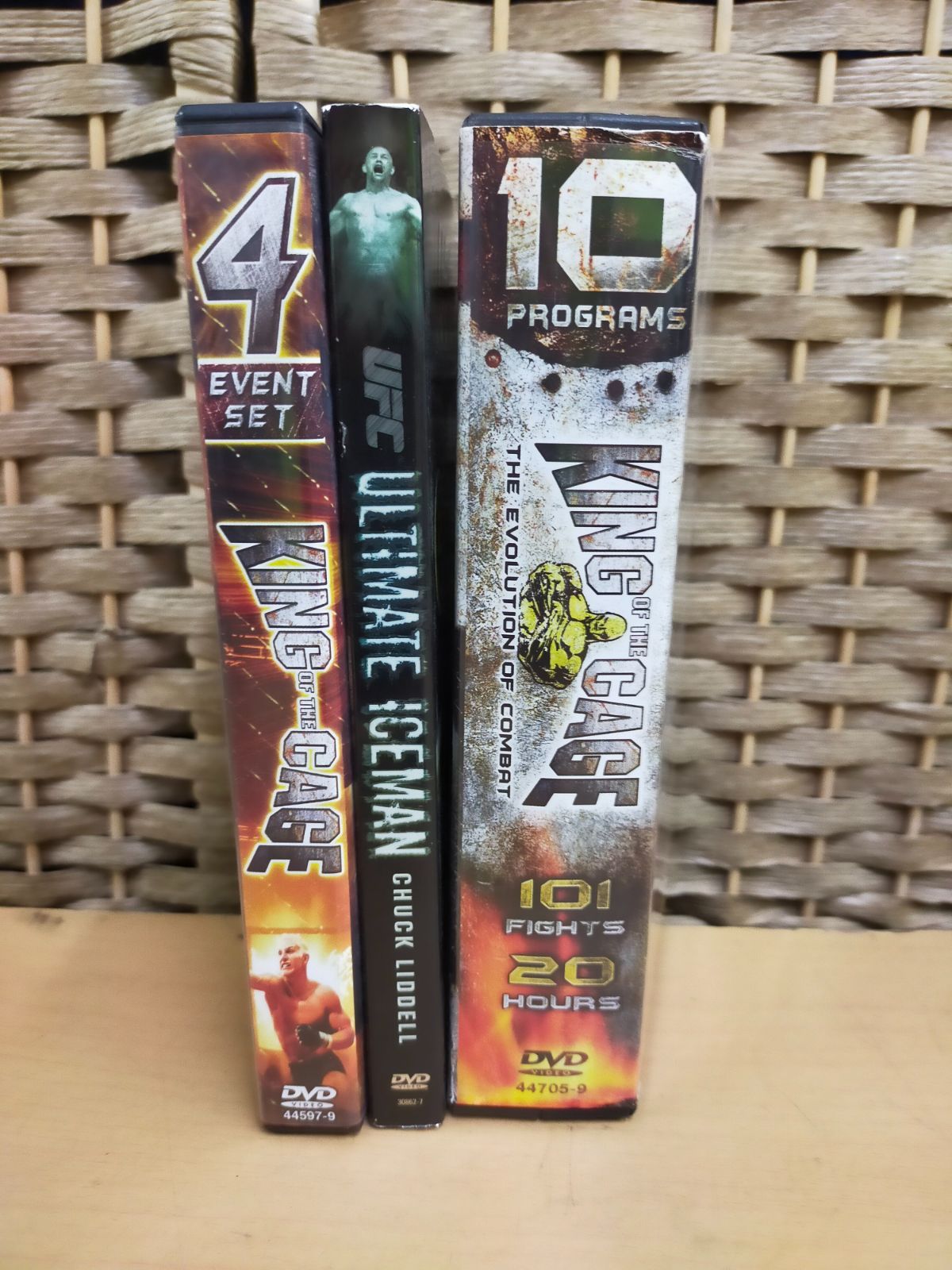 コン・ユ MONSTER関連雑誌とDVDセット 14点セット ファイル7枚付き コン・ユ MONSTER関連雑誌とDVDセット 14点セット ファイル7枚付き