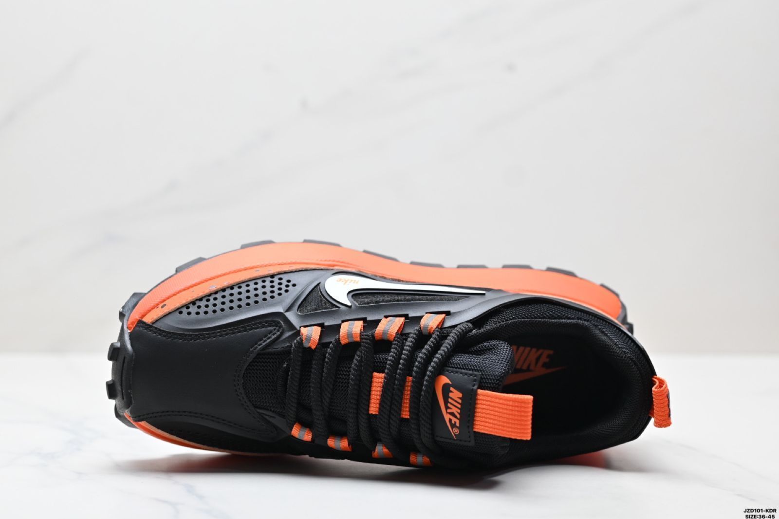 クロスカントリー ランニングシューズ