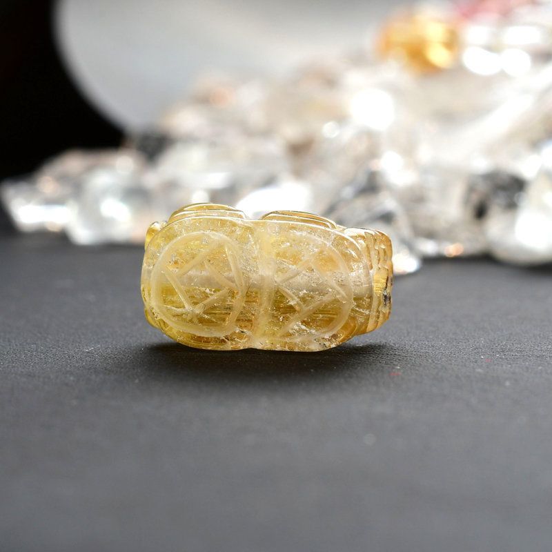 洗練された黄金の輝きが放つ存在感 1点物