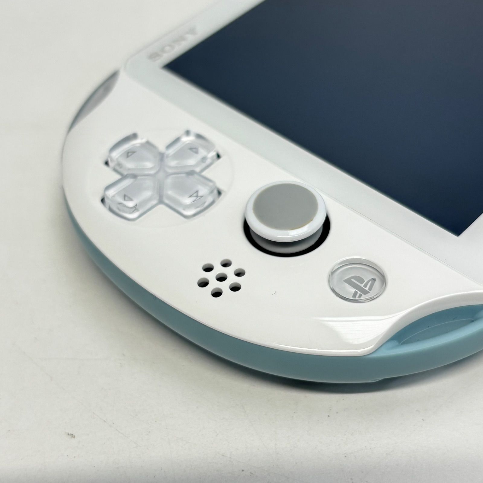 Amazon | PlayStation Vita Wi-Fiモデル ライトブルー/ホワイト