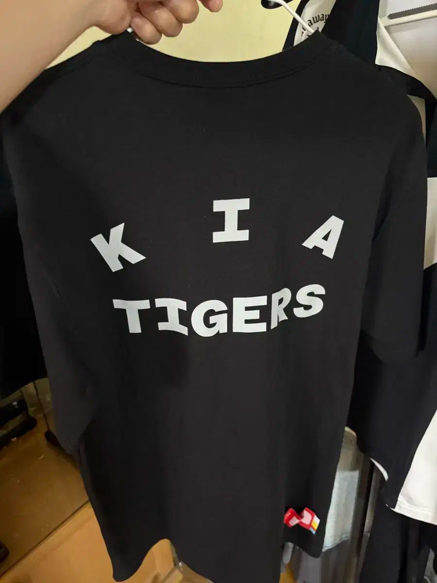 KIAタイガース キア タイガース タイガース X IAB Studio アイエプスタジオ スタジオ 半袖Tシャツ