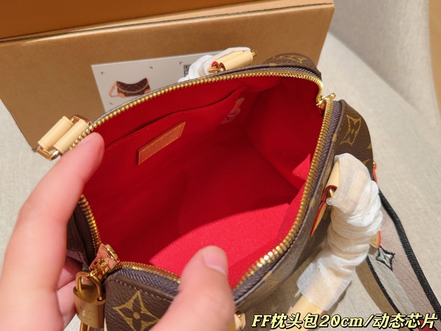 💰1360 スカーフの配送➕ダイナミックチップ LV/ルイヴィトン