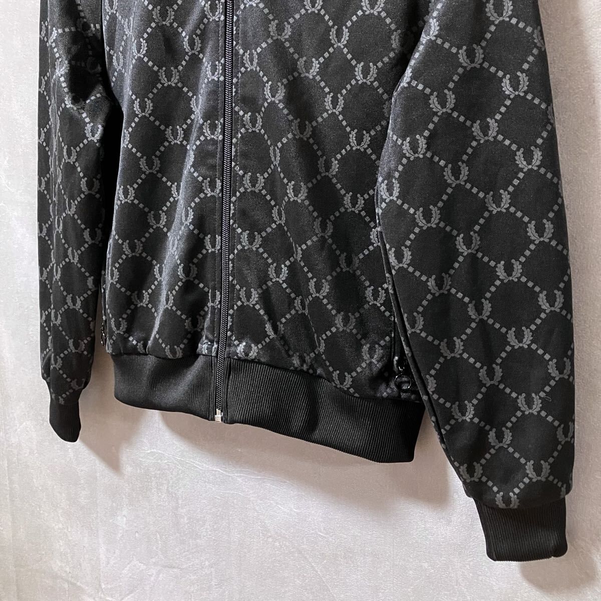 フレッドペリー　ＦＲＥＤ　ＰＥＲＲＹ　トラックジャケット　ポルトガル製 フレッドペリー Fred perry トラックジャケット ジャージ